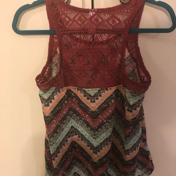 🍁3/$25🍁 Chevron tank top - Picture 5 of 5